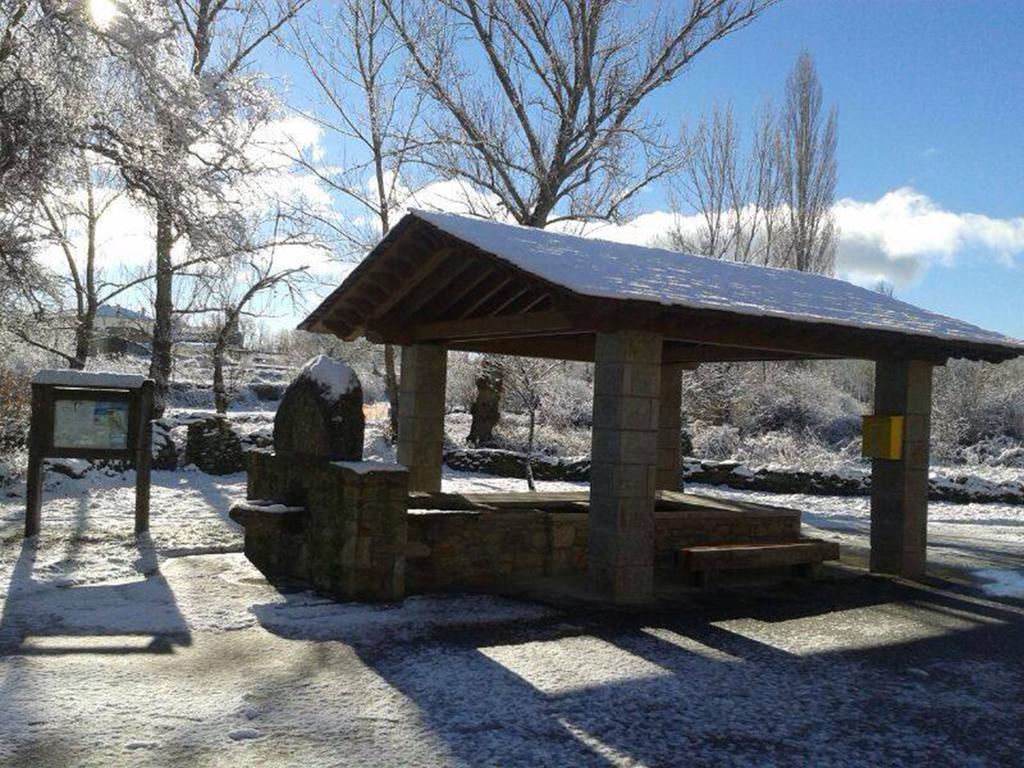 Cabanas Vallecino Manzanal de los Infantes ภายนอก รูปภาพ