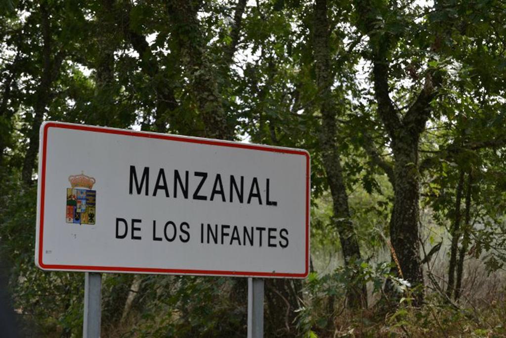 Cabanas Vallecino Manzanal de los Infantes ภายนอก รูปภาพ